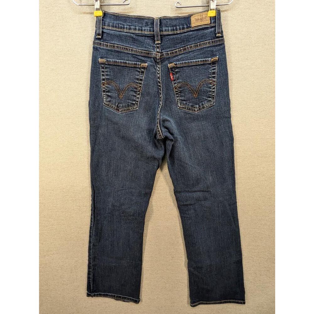Great dark Levi’s ankle length jeans with spandex stretch!